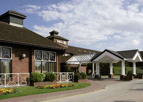 east-midlands-airport-hilton-hotel-exterior.jpg